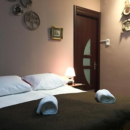 Hotel The Sindh House - Indus Aroma Restaurant Tbilisi Exterior foto
