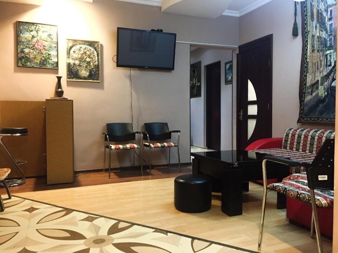 Hotel The Sindh House - Indus Aroma Restaurant Tbilisi Exterior foto